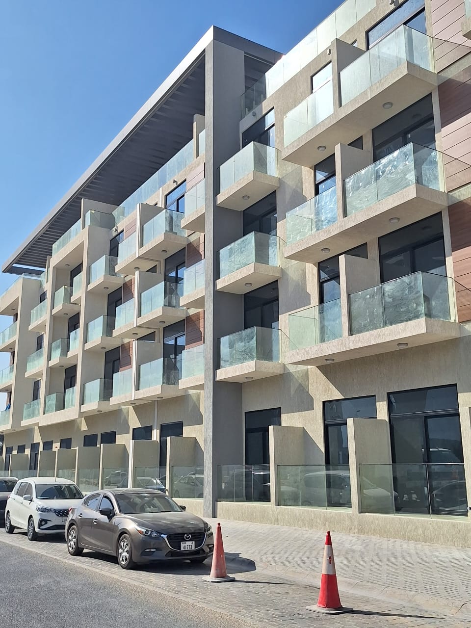 Building glazing & aluminium